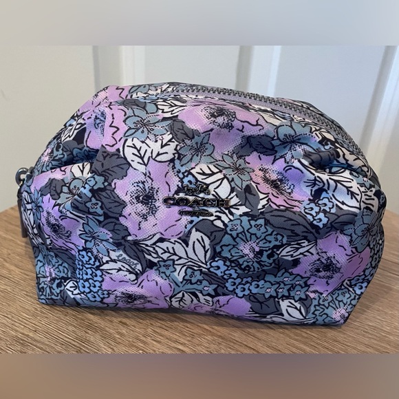 Coach Small Boxy Cosmetic Case With Heritage Floral Print - Picture 2 of 10